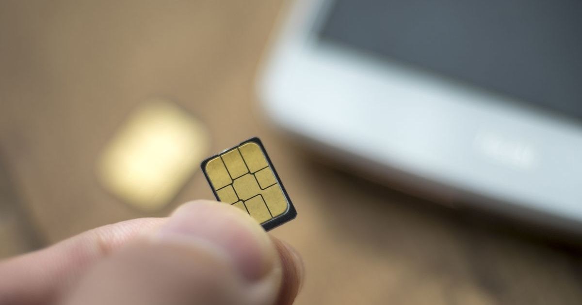 SIMカードの入れ替えは自分で可能!取り出し方や準備・注意点を解説