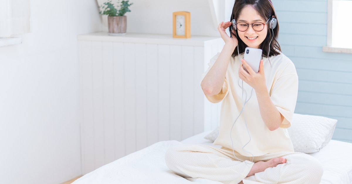 ストリーミングとは？ダウンロードとの違いや仕組みを解説